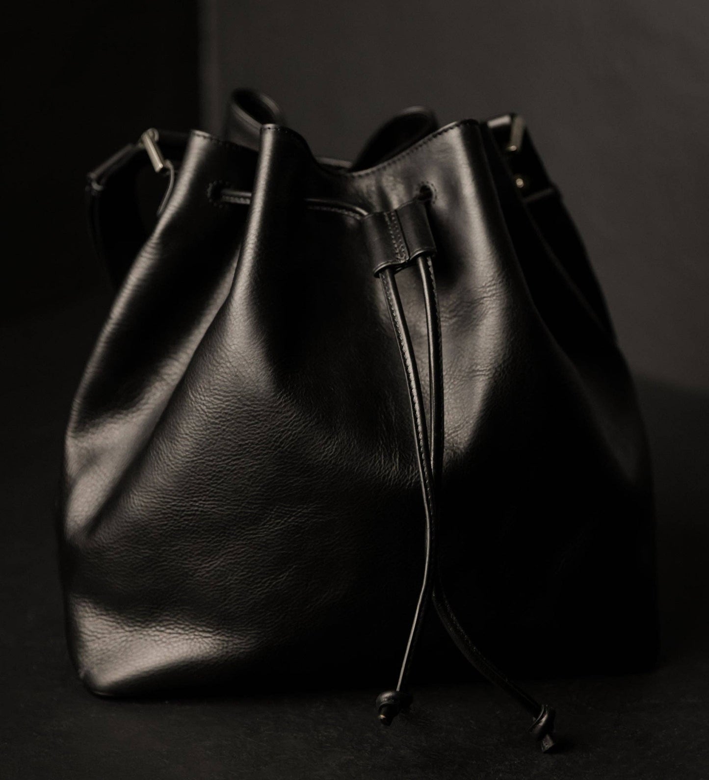 Genuine Italian Leather Handbag – Timeless Design – Ellar Nova