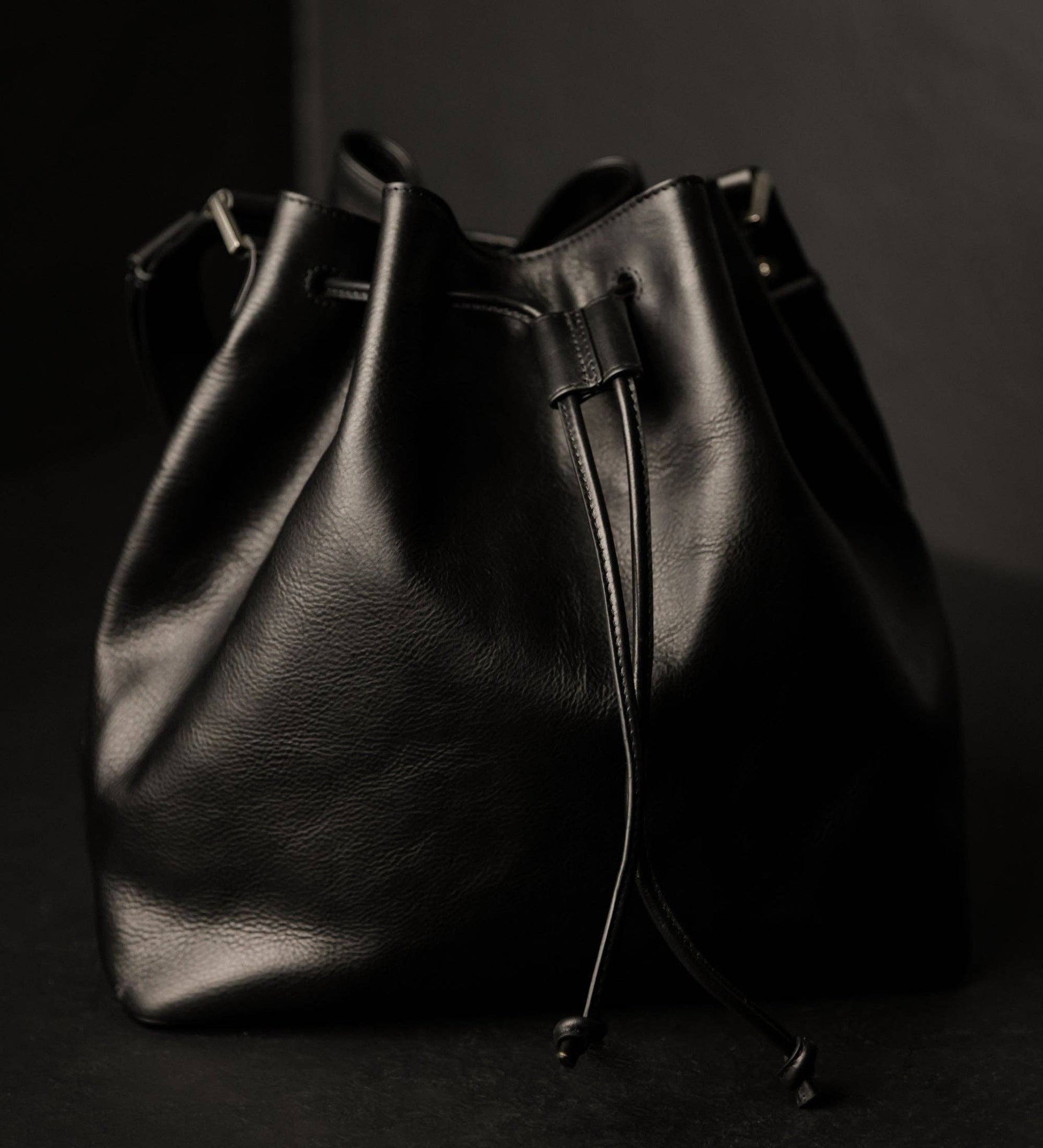 Genuine Italian Leather Handbag – Timeless Design – Ellar Nova