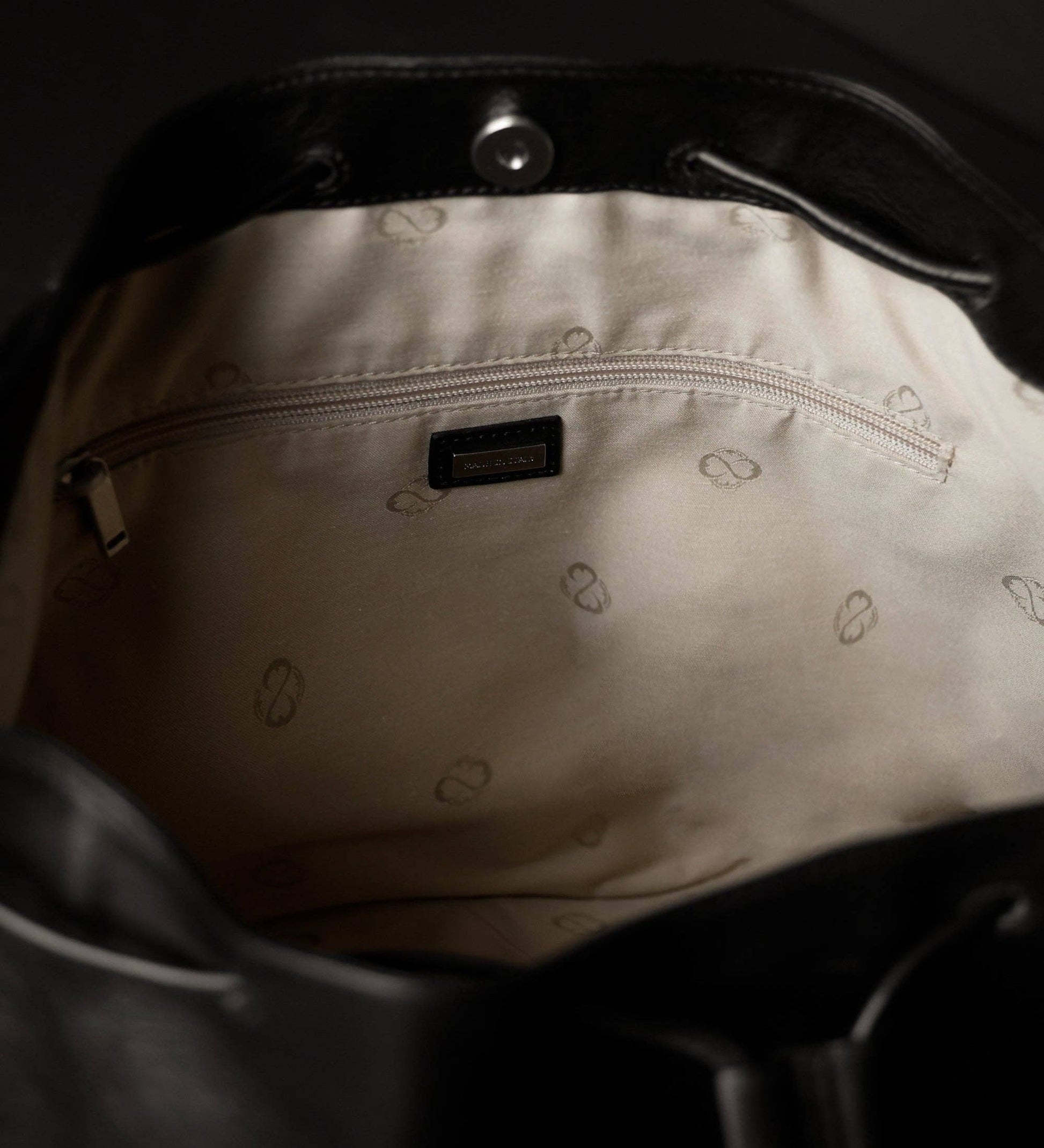 Genuine Italian Leather Handbag – Timeless Design – Ellar Nova